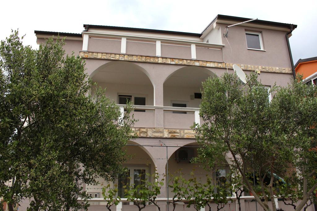 Apartments Beba Vir Zewnętrze zdjęcie