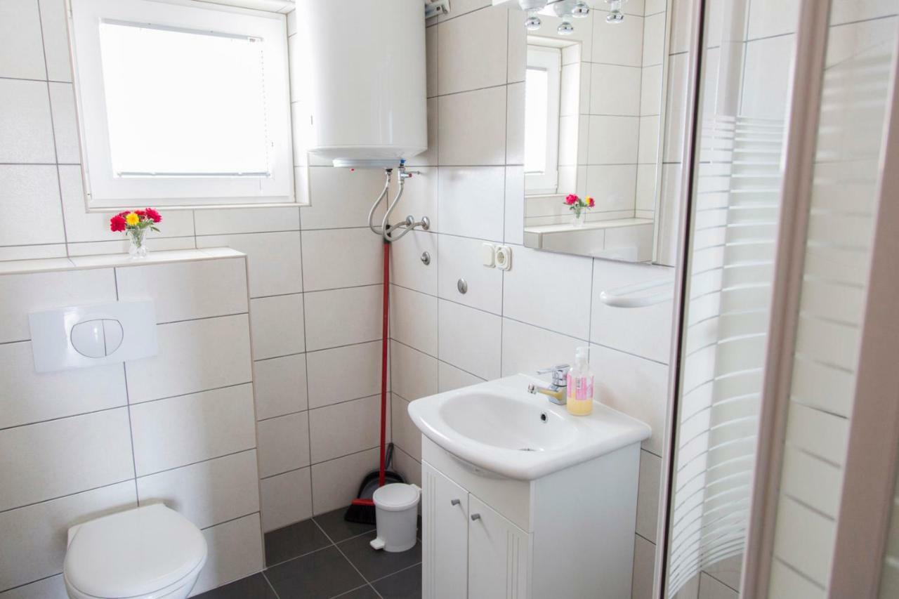 Apartments Beba Vir Zewnętrze zdjęcie